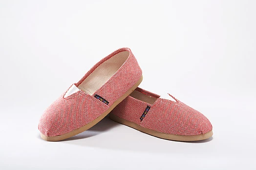 Applegator Shoes - Cross Hatch Red 3 Applegator Shoes - Cross Hatch Red