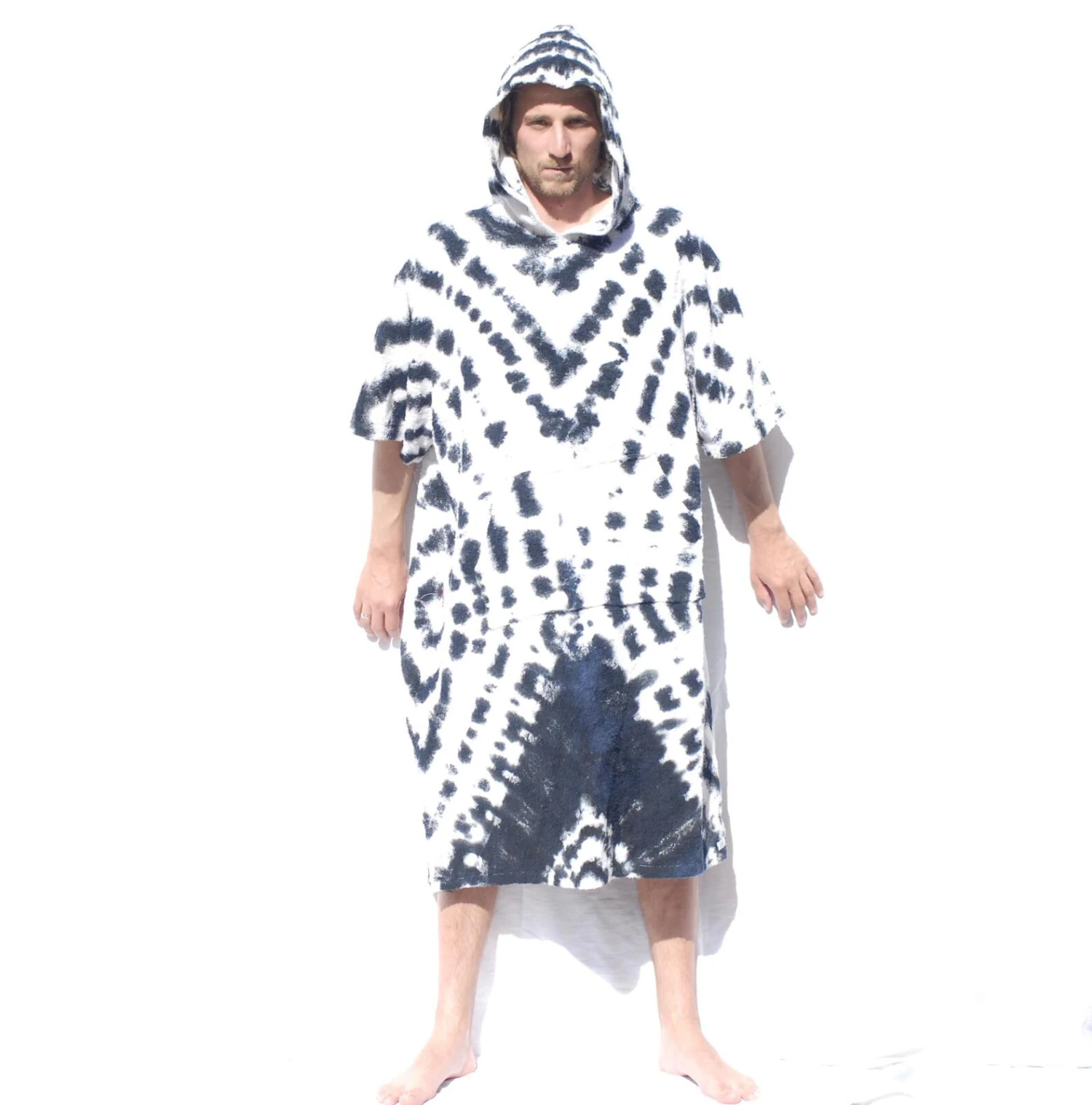 THE AMIGO Poncho Changing Towel - Tye Dye Black / White 3 THE AMIGO Poncho Changing Towel - Tye Dye Black / White